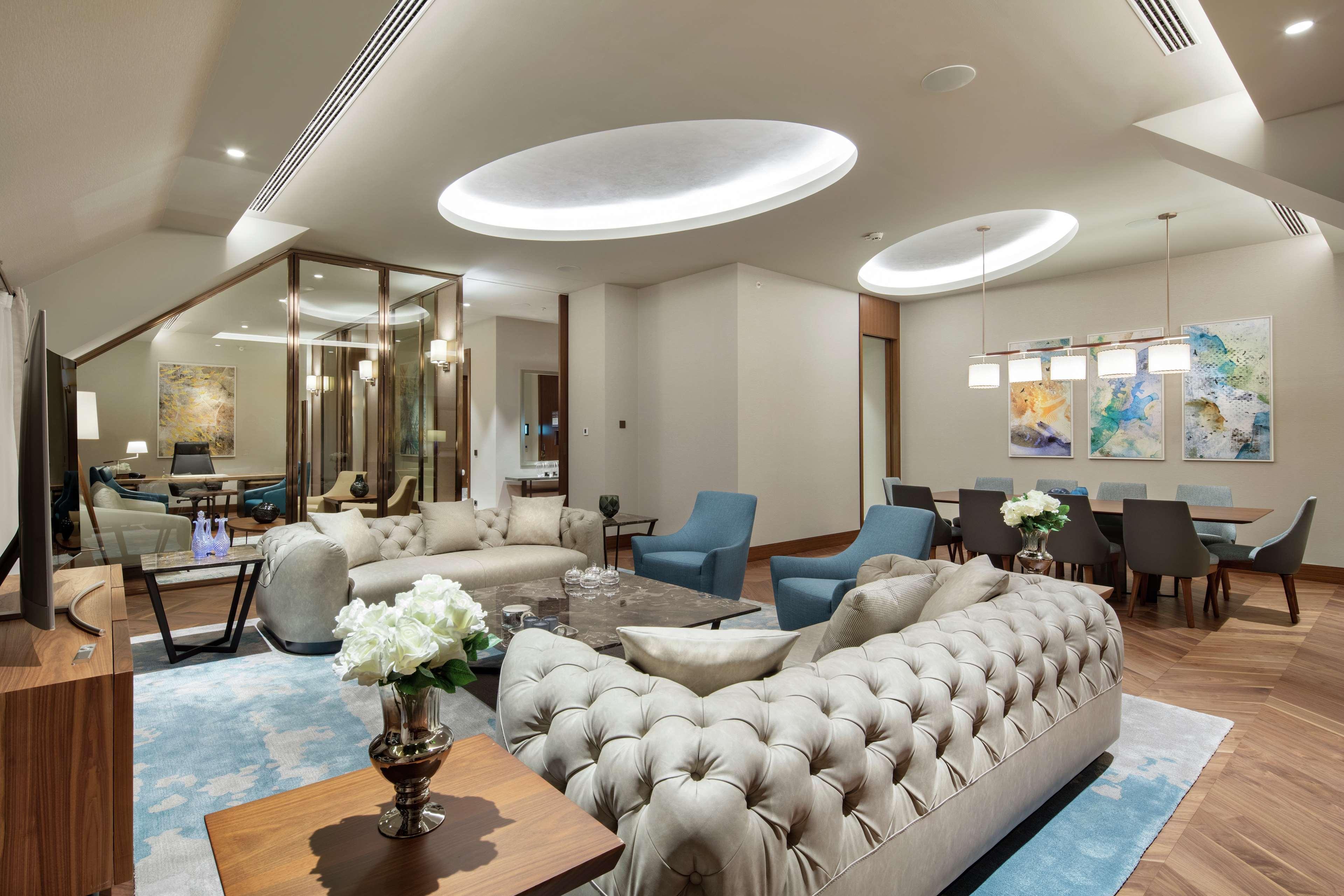 Doubletree By Hilton Skopje Hotel Bagian luar foto The Residence