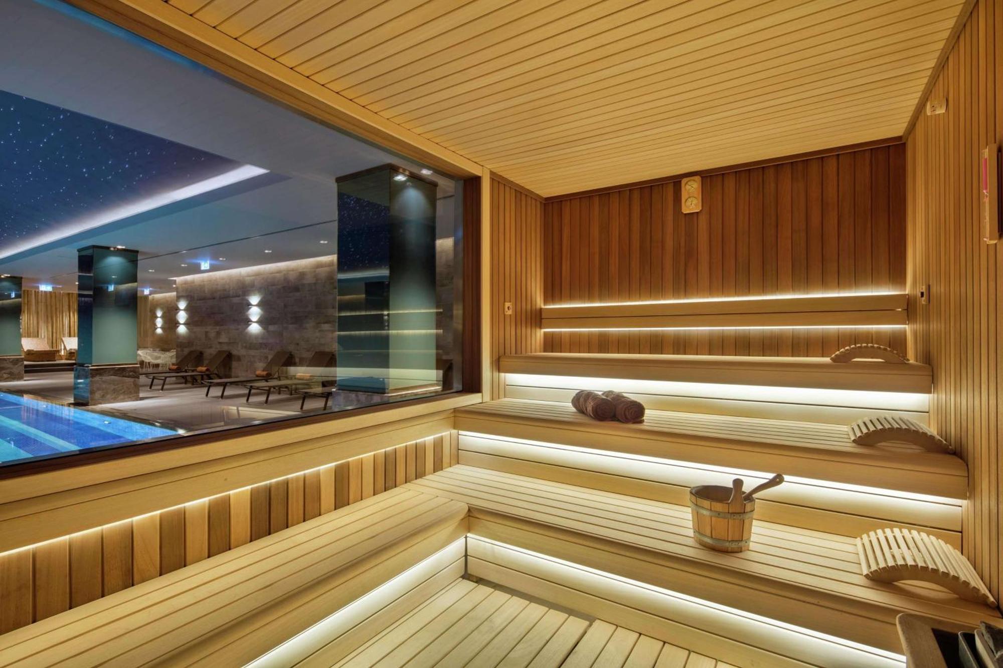 Doubletree By Hilton Skopje Hotel Bagian luar foto Sauna