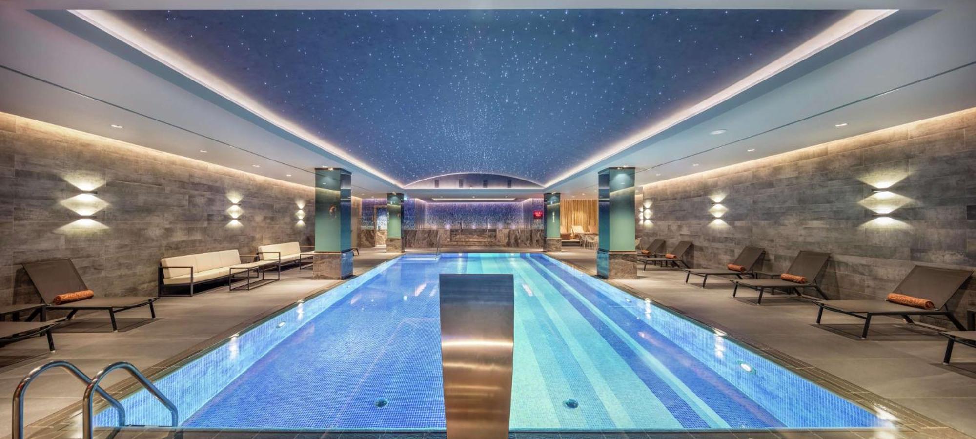 Doubletree By Hilton Skopje Hotel Bagian luar foto The pool at The Spa at The Standard East Village