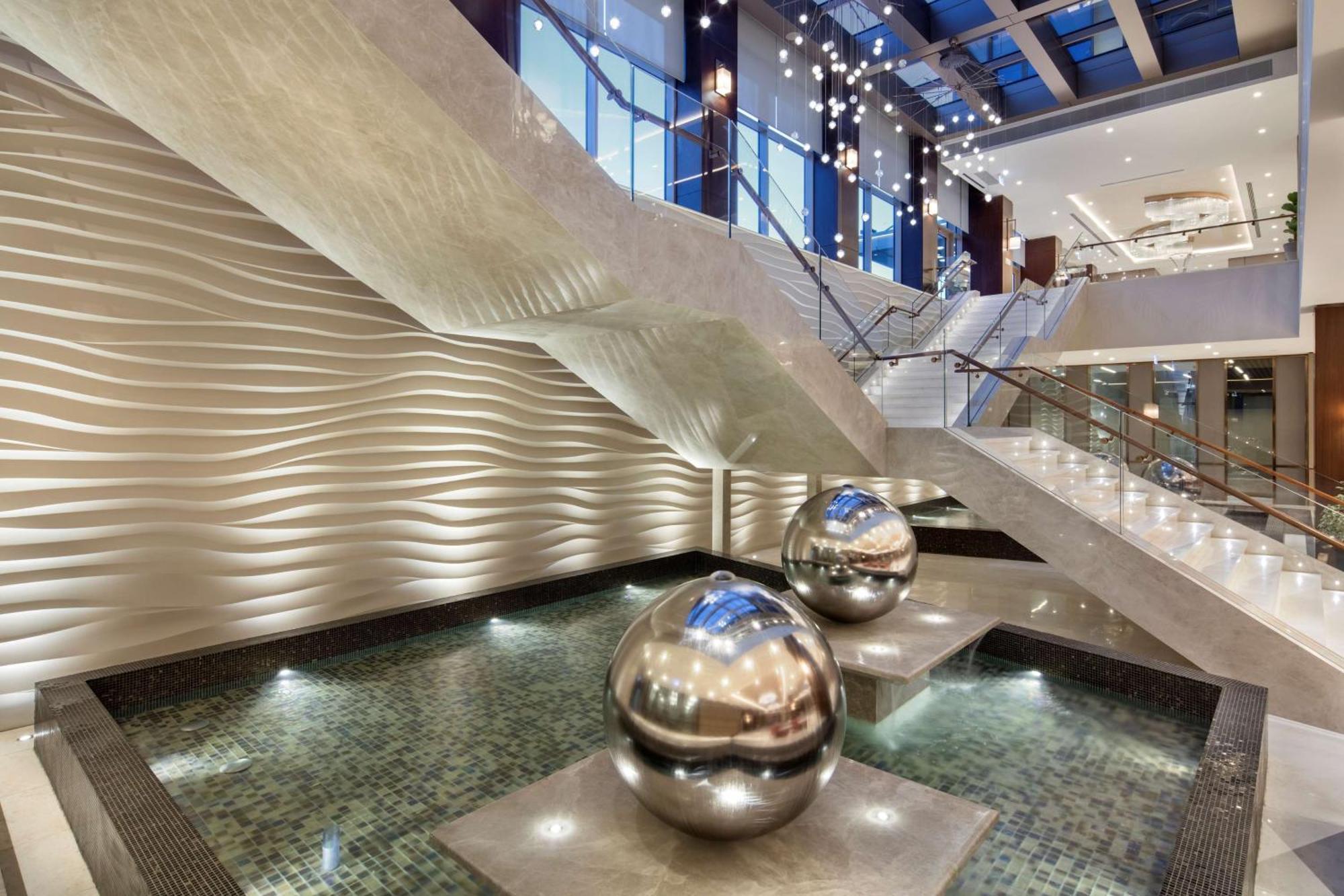Doubletree By Hilton Skopje Hotel Bagian luar foto The interior of the hotel