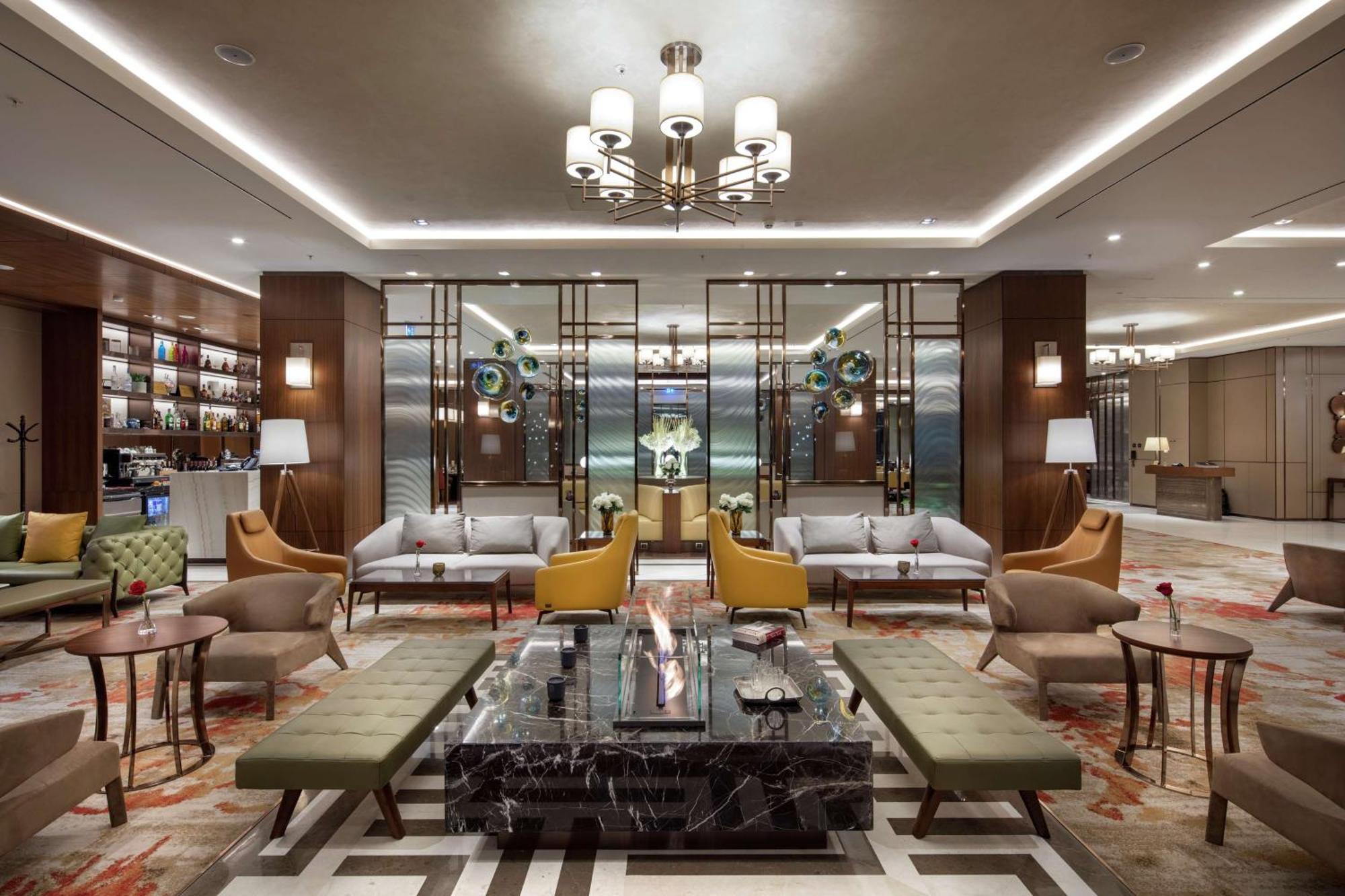 Doubletree By Hilton Skopje Hotel Bagian luar foto The lobby of the hotel