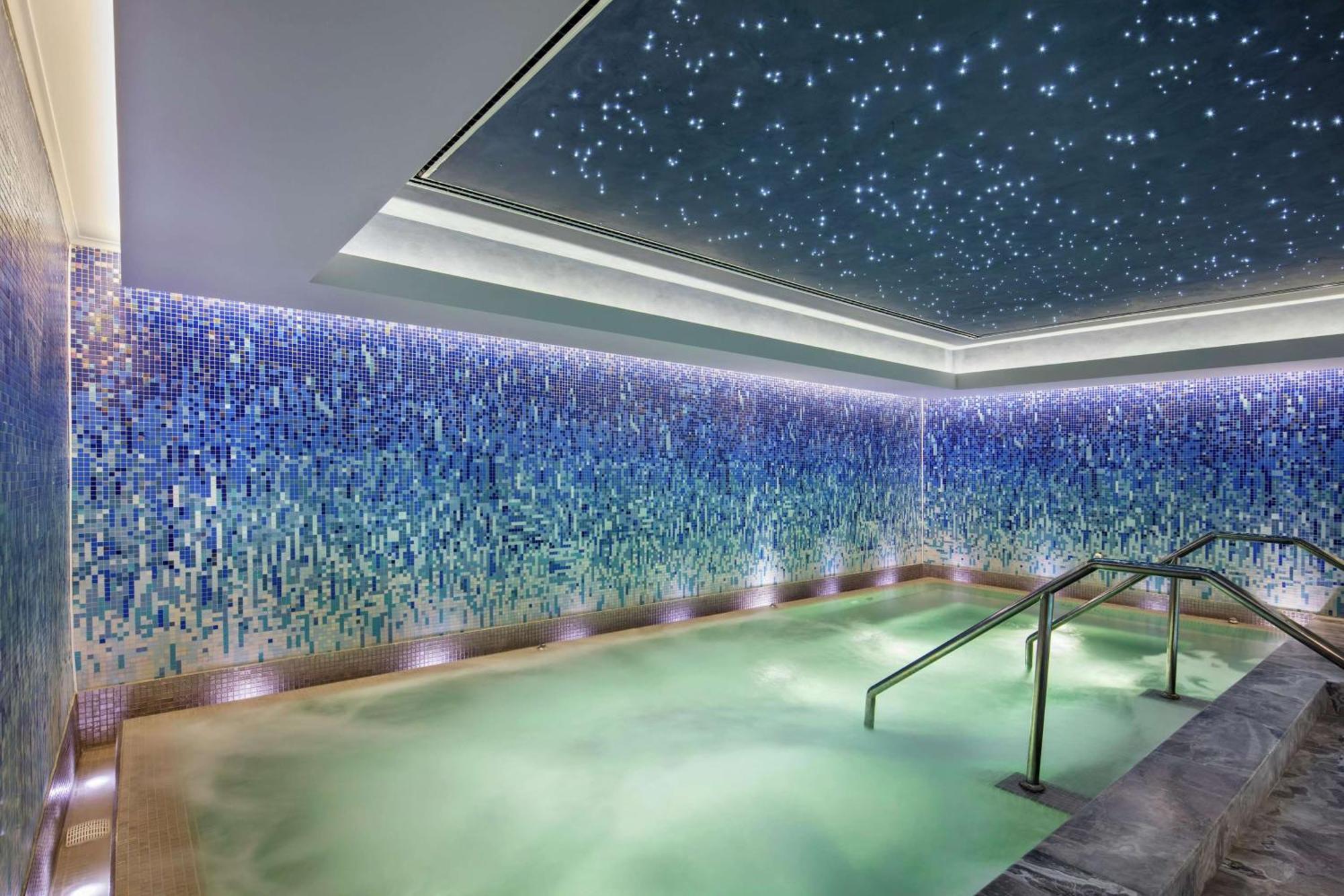 Doubletree By Hilton Skopje Hotel Bagian luar foto The spa at The Ivy Spa